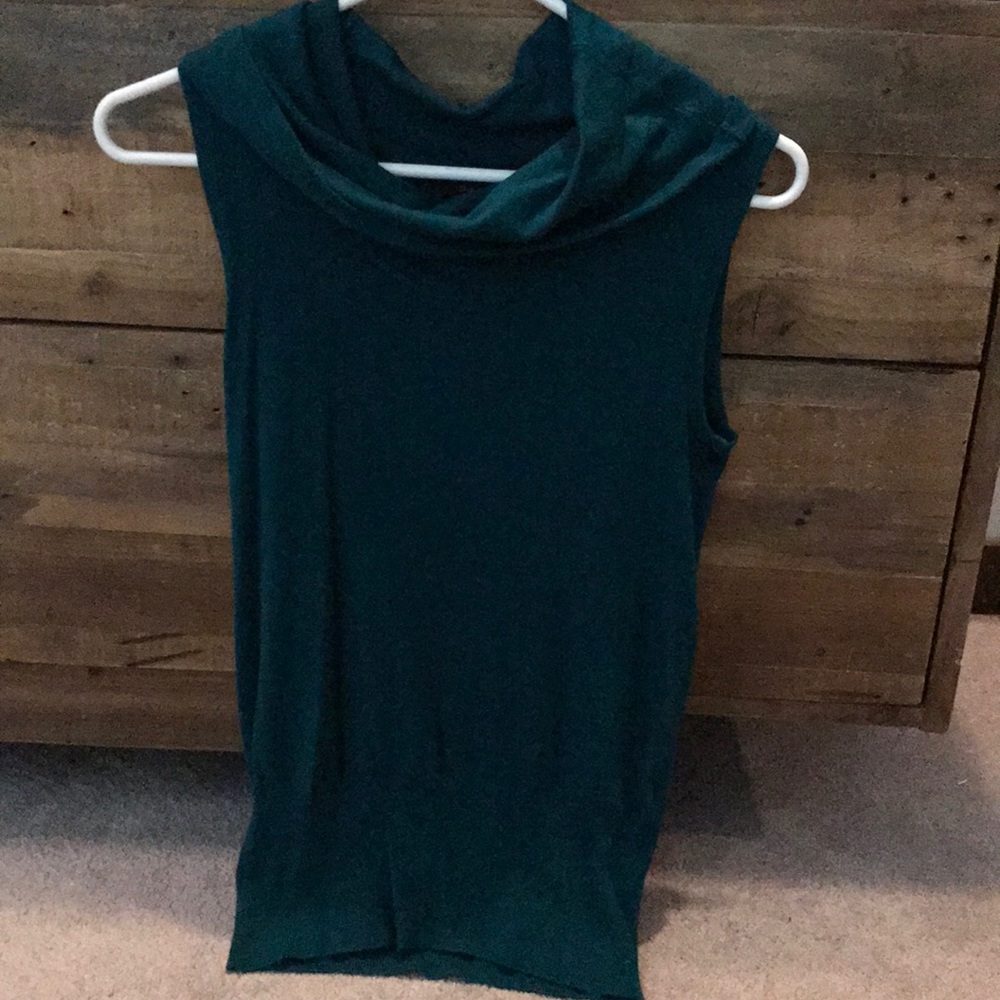 Sleeveless collared sweater